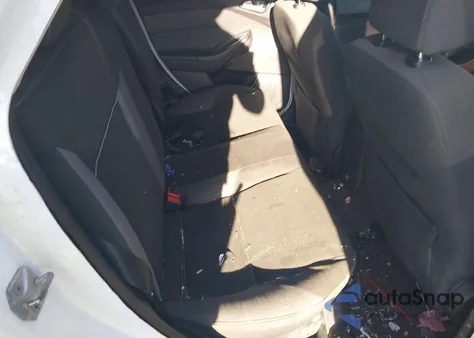 2014 Ford Focus Se z USA, uszkodzony, nr VIN 1FADP3F2XEL175830